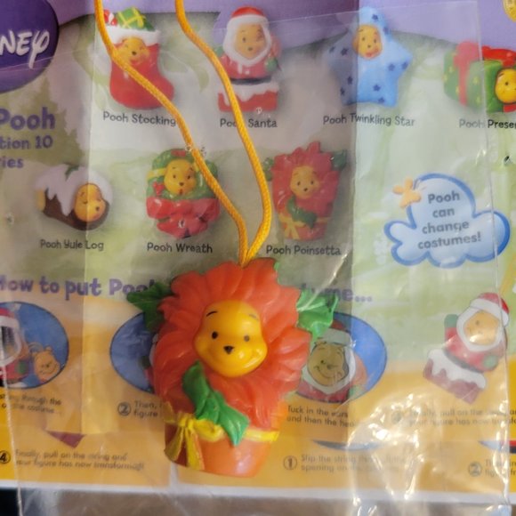 Winnie The Pooh Peek-a-Pooh Christmas #10 Pooh Poinsetta Tomy Yujin Disney - Picture 1 of 4